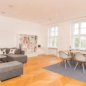 Parkview Alsergrund By Ichbucheat Apartment